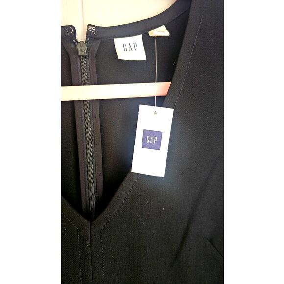 NWT Gap V Neck Sleeveless Black Mini  Dress w/ Pockets, Stitching details, Sz XS - Picture 6 of 10